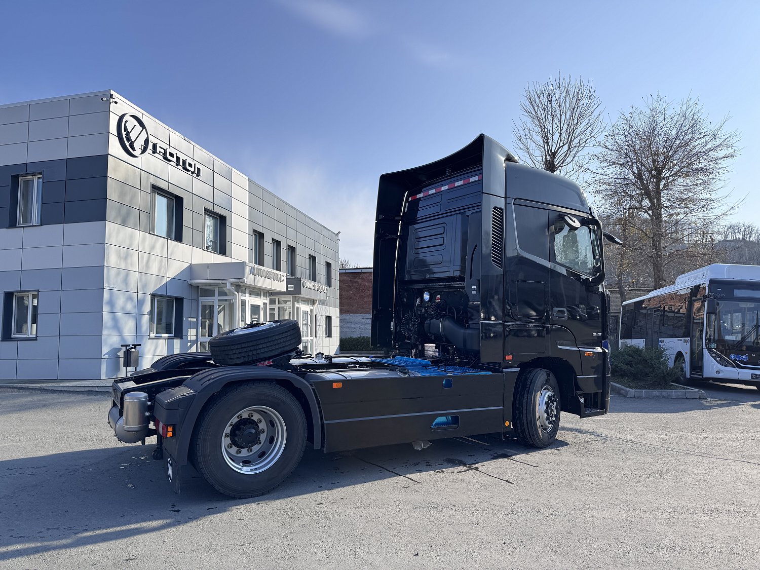 Седельный тягач Foton Auman R 4х2 в наличии