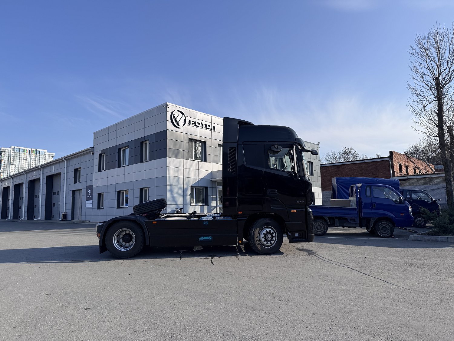 Седельный тягач Foton Auman R 4х2 в наличии